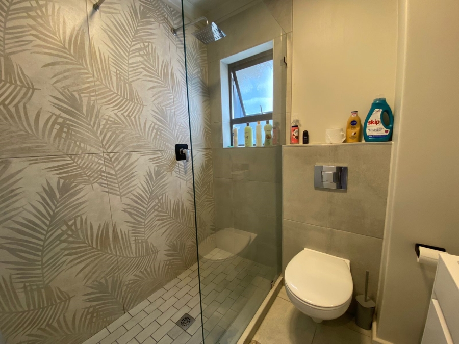 To Let 1 Bedroom Property for Rent in Table View Western Cape